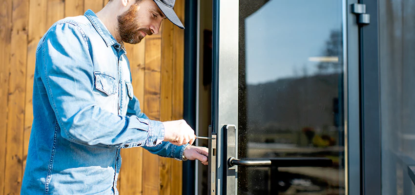 Frameless Glass Storefront Door Locks Replacement in Los Angeles, CA