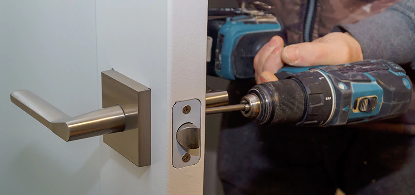 Broken Door Handle Lock Repair in Los Angeles, California